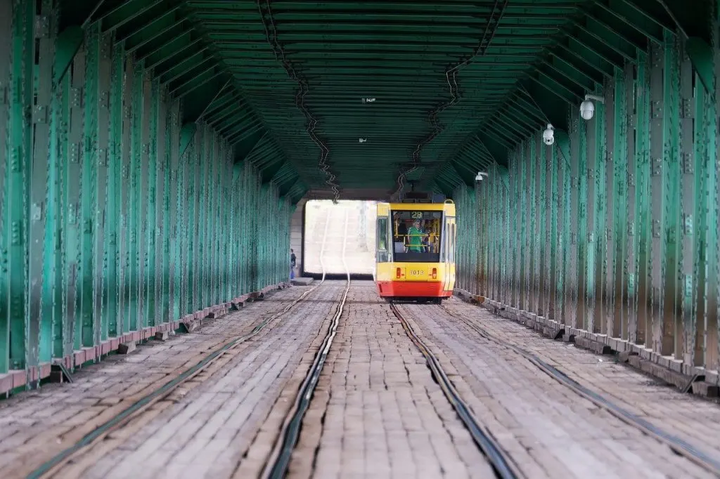 découvrez tout sur le tramway, un mode de transport écologique et efficace qui facilite vos déplacements en ville. apprenez son fonctionnement, ses avantages et l'impact sur la mobilité urbaine.