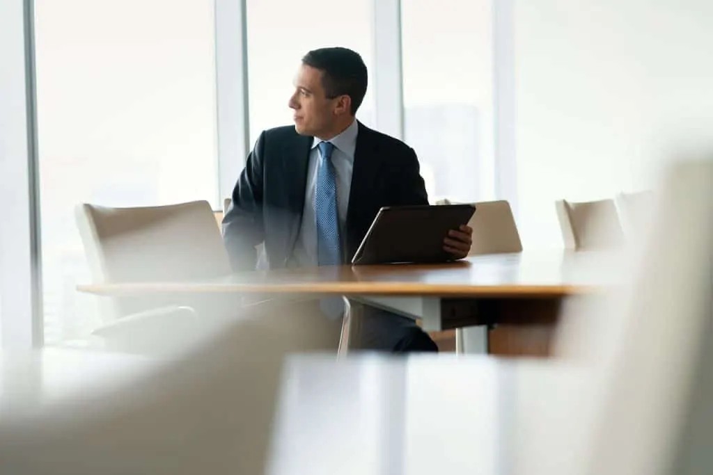 découvrez les impacts de l'absentéisme des employés sur la performance et la productivité des entreprises. apprenez des stratégies efficaces pour gérer et réduire l'absentéisme tout en favorisant un environnement de travail sain et motivant.