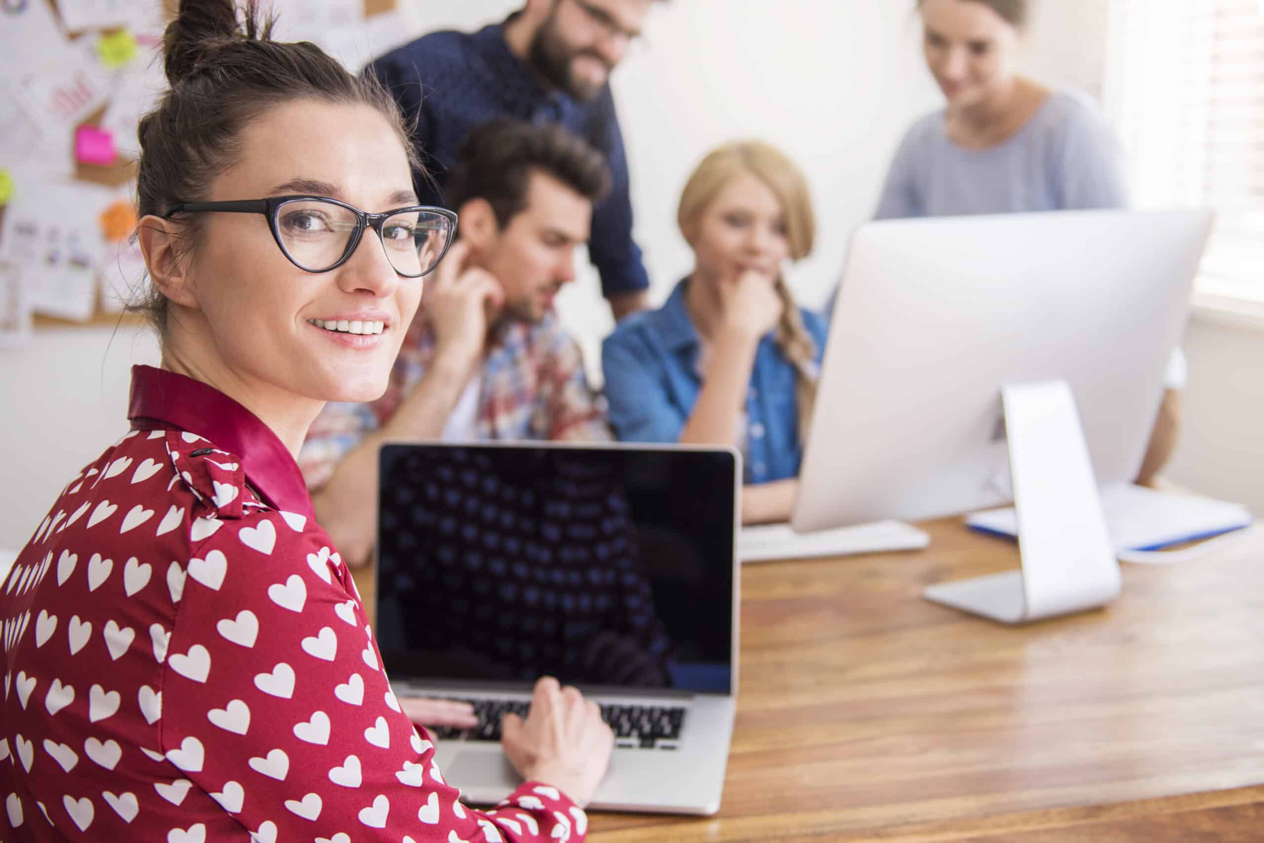 Descoperiți cele 7 strategii de aur pentru a vă transforma pasiunea artistică într-o adevărată mină de aur pe Shopify!