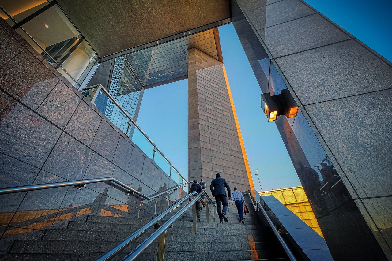 discover how to transform your career with effective strategies and practical advice. explore personal and professional development opportunities to achieve your goals and succeed in an ever-changing world.