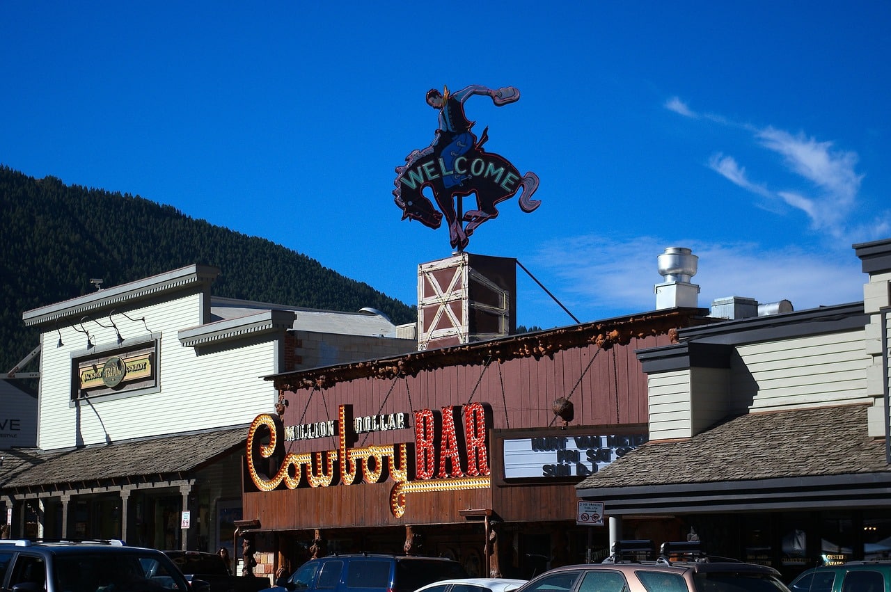 Ultimele date Jackson Hole dezvăluie o slăbiciune ascunsă pe piața locurilor de muncă din SUA?